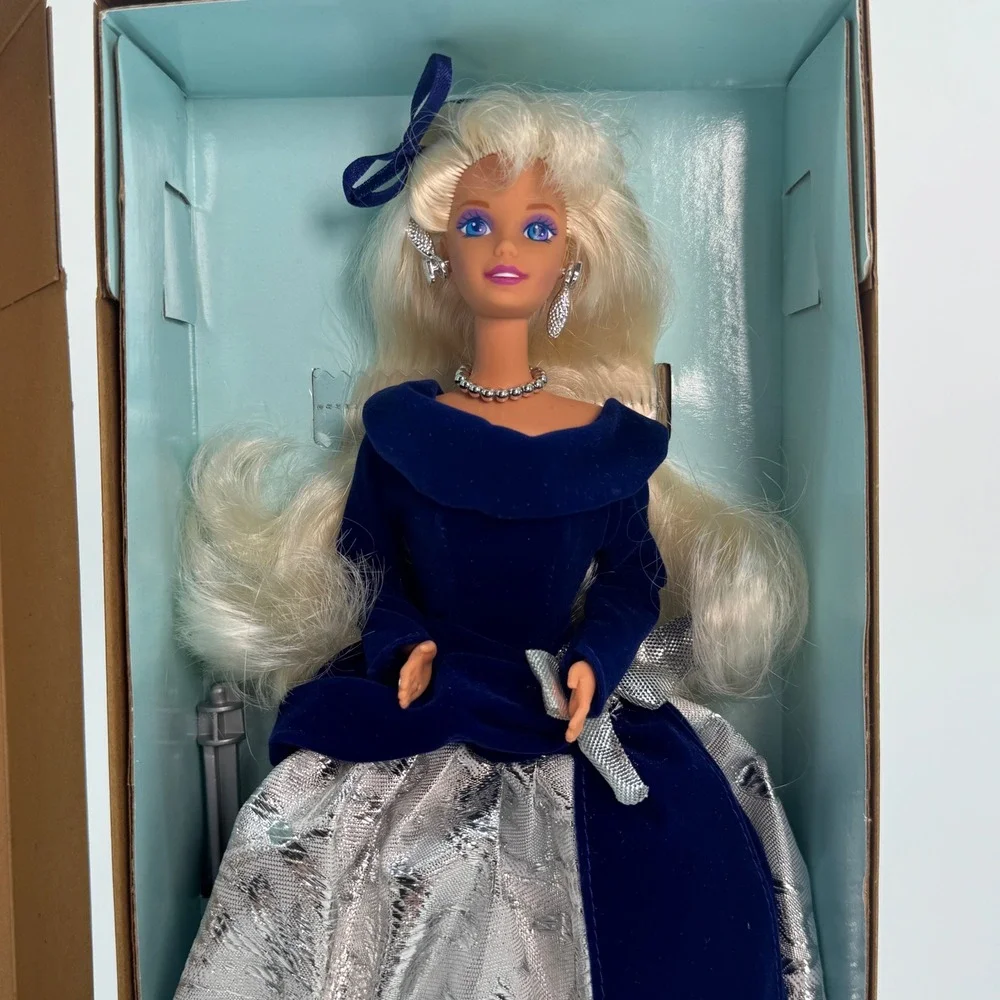 Avon Winter Velvet Barbie Special Edition 1995 First in Series Blue Silver 15571